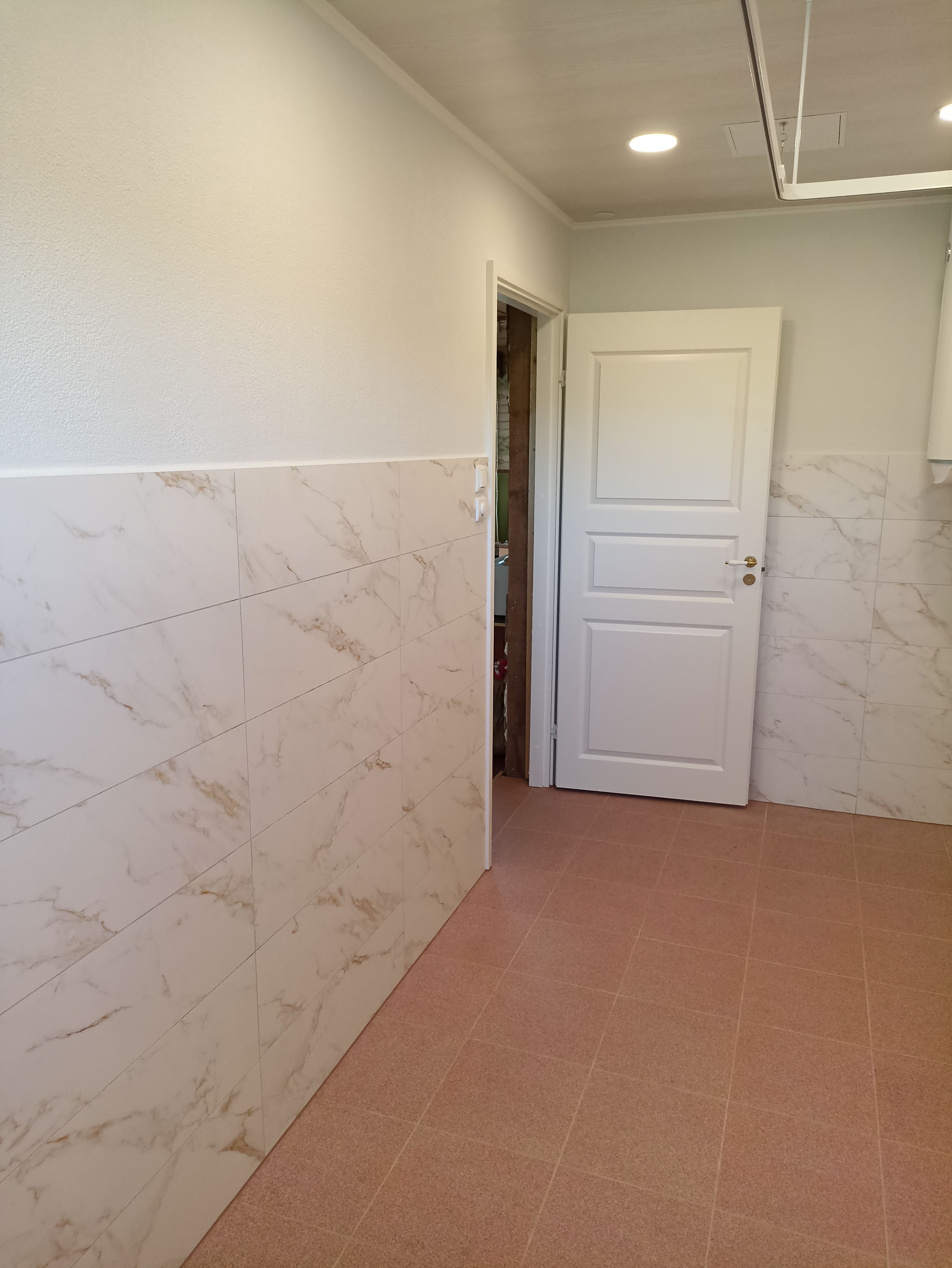 Põhja-Sakala vald, Viljandimaa, Kõos asuv talumaja