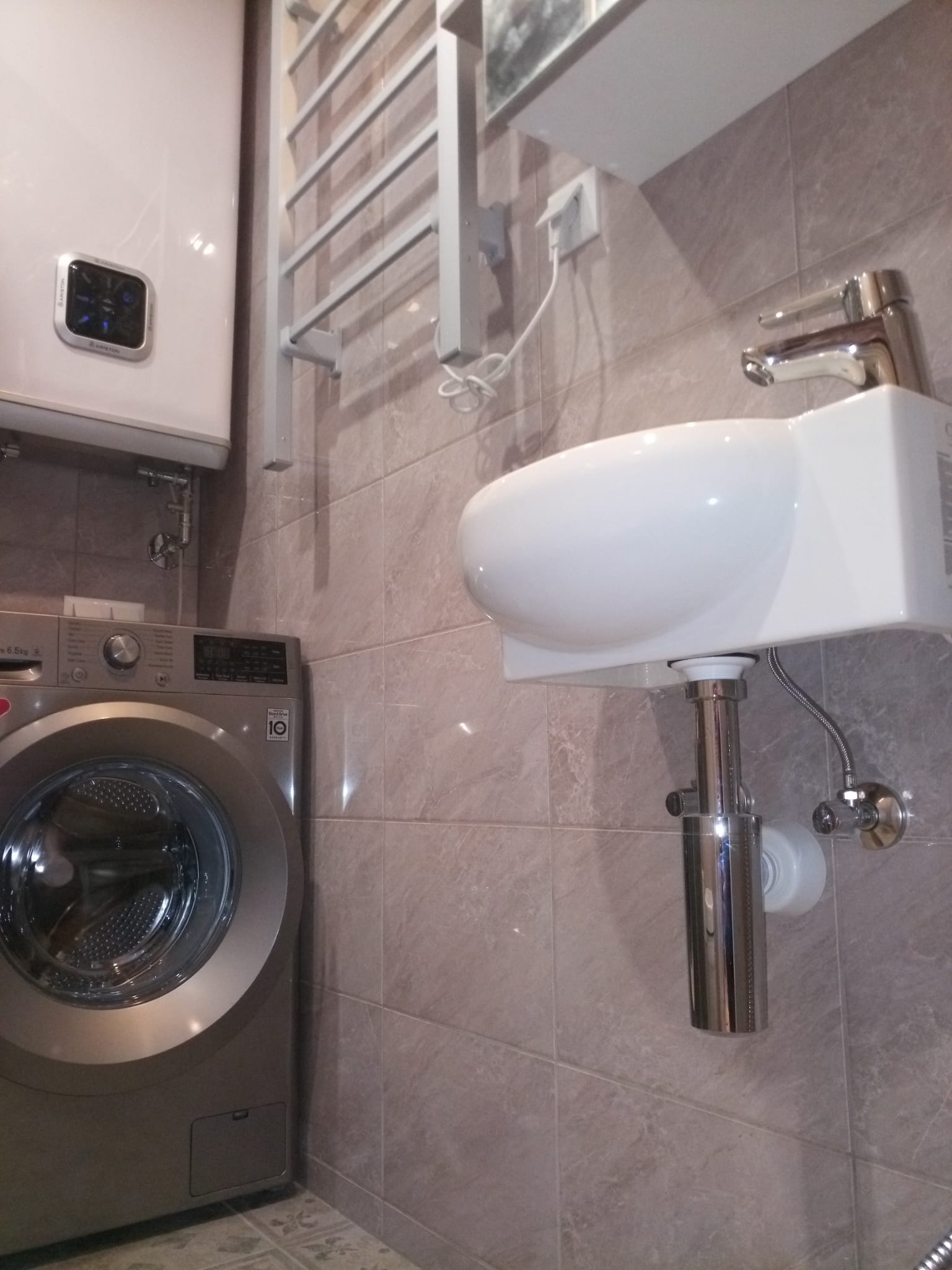 Viljandi, Valuoja puiestee